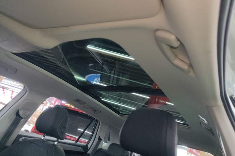 Used Volkswagen Tayron 2021 330TSI Two-Wheel Drive Luxury Smart Connectivity Version Headliner