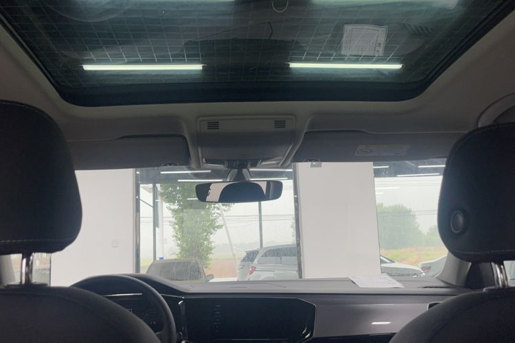 Used Volkswagen Tayron 2021 280TSI Two-Wheel Drive Luxury Smart Connectivity Version Headliner