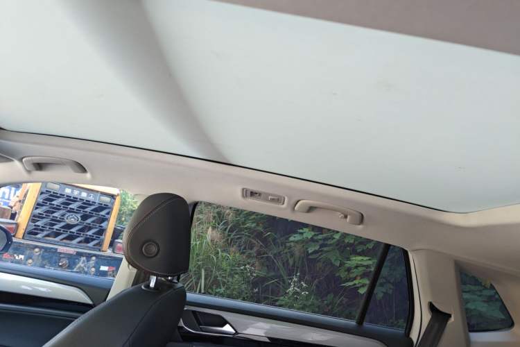 Used Volkswagen Tayron 2021 280TSI Two-Wheel Drive Luxury Smart Connectivity Version Headliner