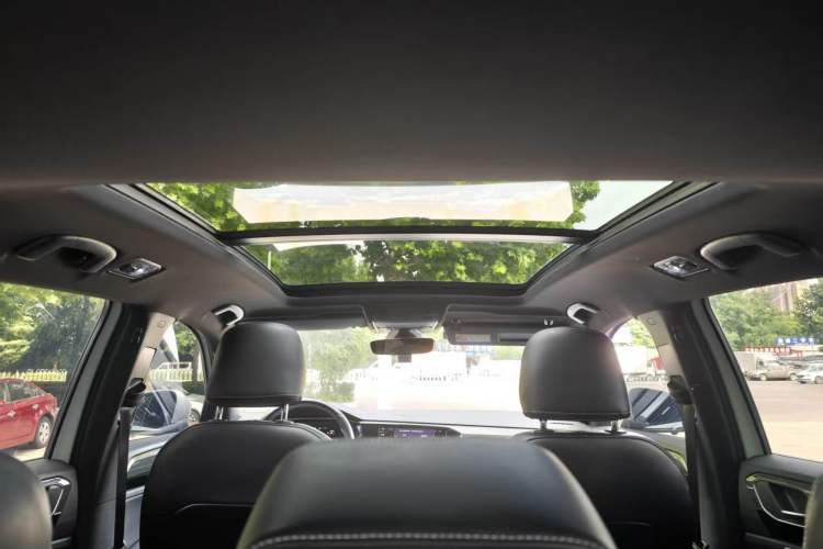 Used Volkswagen Tayron 2021 380TSI All-Wheel Drive R-Line Connected Version Headliner