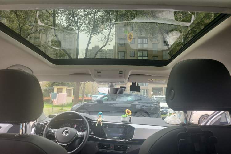 Used Volkswagen Tayron 2021 330TSI Two-Wheel Drive Luxury Smart Connectivity Version Headliner