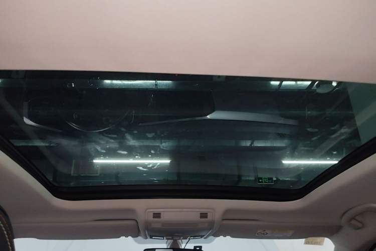 Used Volkswagen Tayron 2021 330TSI Two-Wheel-Drive 3rd Anniversary Limited Edition Headliner