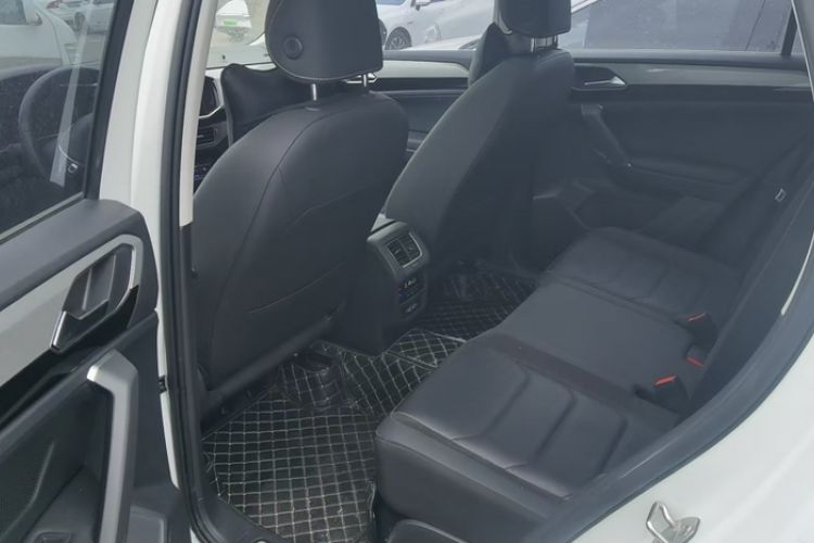 Used Volkswagen Tayron 2021 330TSI Two-Wheel-Drive 3rd Anniversary Limited Edition Interior 1