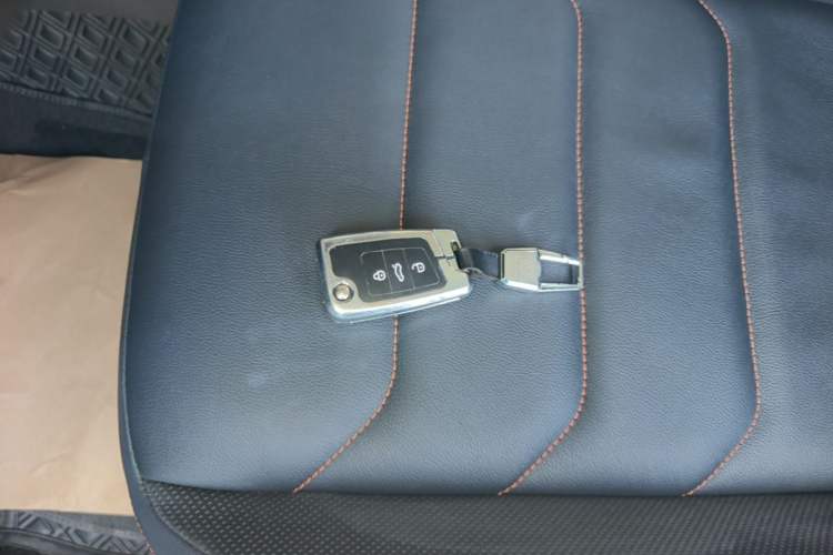 Used Volkswagen Tayron 2021 330TSI Two-Wheel Drive 30th Anniversary Edition Interior 1