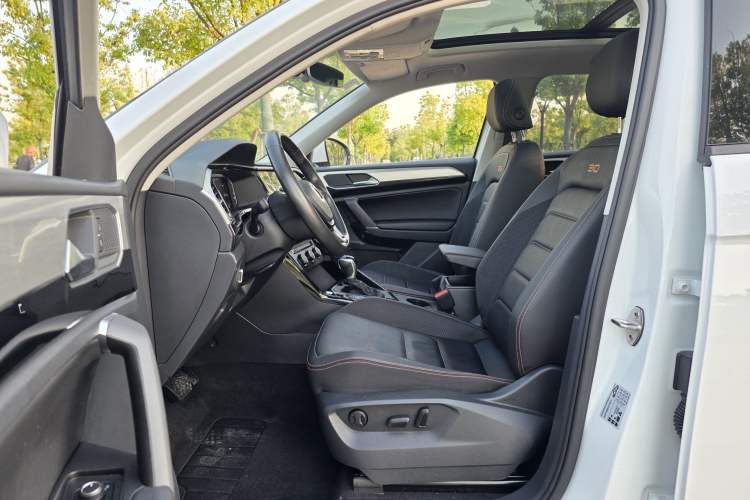 Used Volkswagen Tayron 2021 330TSI Two-Wheel Drive 30th Anniversary Edition Interior 1