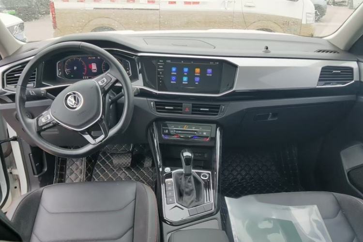 Used Volkswagen Tayron 2021 330TSI Two-Wheel-Drive 3rd Anniversary Limited Edition Interior 2