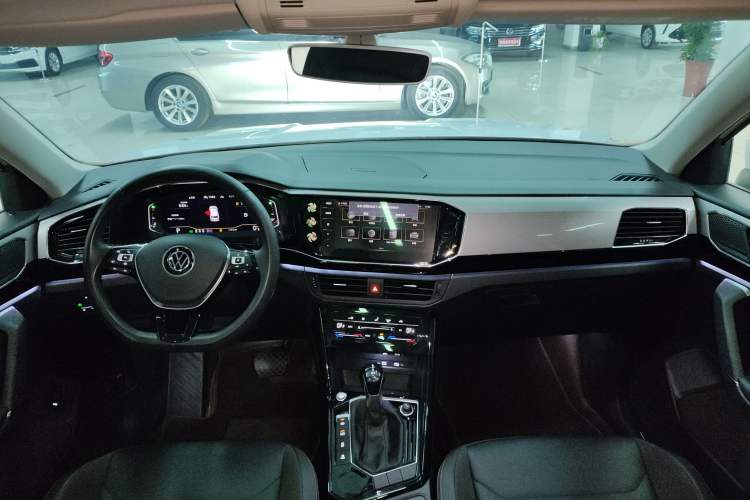 Used Volkswagen Tayron 2021 330TSI Two-Wheel Drive Luxury Smart Connectivity Version Interior 2