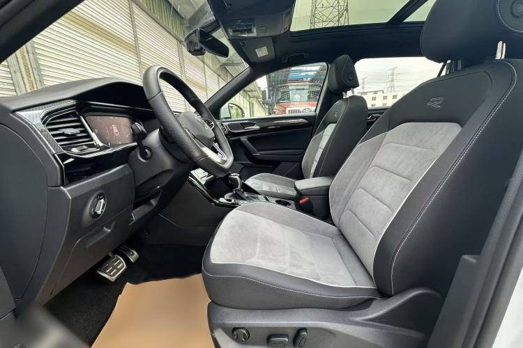 Used Volkswagen Tayron 2021 380TSI All-Wheel Drive R-Line Connected Version Interior 2