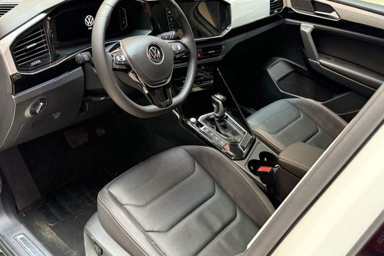 Used Volkswagen Tayron 2021 330TSI Two-Wheel-Drive 3rd Anniversary Limited Edition Interior 3