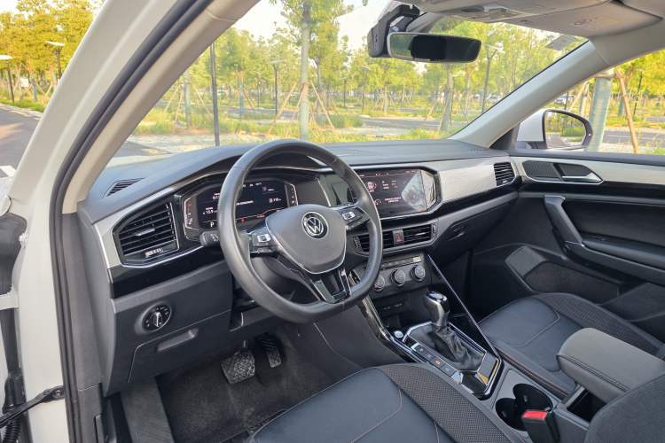 Used Volkswagen Tayron 2021 330TSI Two-Wheel Drive 30th Anniversary Edition Interior 4