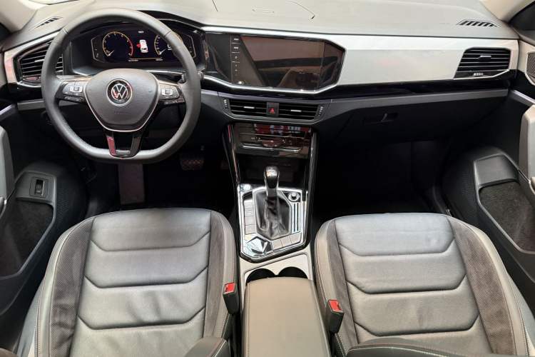 Used Volkswagen Tayron 2021 330TSI Two-Wheel-Drive 3rd Anniversary Limited Edition Interior 5
