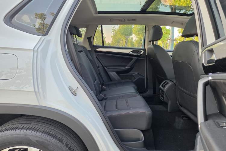 Used Volkswagen Tayron 2021 330TSI Two-Wheel Drive 30th Anniversary Edition Interior 6