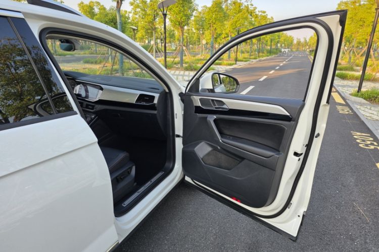 Used Volkswagen Tayron 2021 330TSI Two-Wheel Drive 30th Anniversary Edition Interior 7
