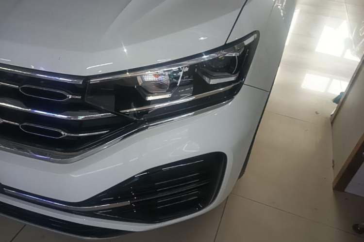 Used Volkswagen Tayron 2021 330TSI Two-Wheel-Drive 3rd Anniversary Limited Edition Left Front Headlight