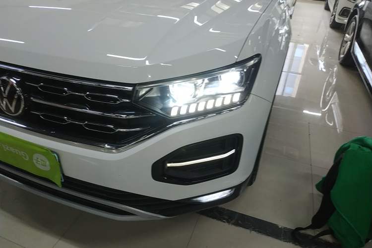 Used Volkswagen Tayron 2021 330TSI Two-Wheel-Drive 3rd Anniversary Limited Edition Left Front Headlight