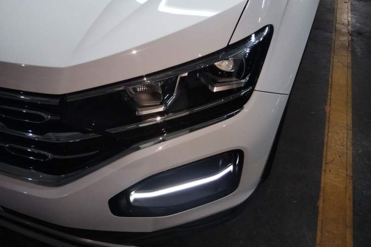 Used Volkswagen Tayron 2021 330TSI Two-Wheel-Drive 3rd Anniversary Limited Edition Left Front Headlight