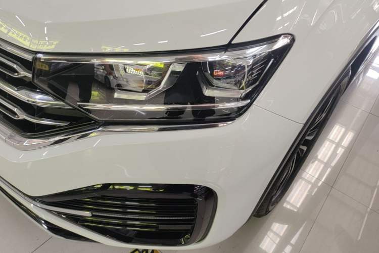Used Volkswagen Tayron 2021 380TSI All-Wheel Drive R-Line Connected Version Left Front Headlight