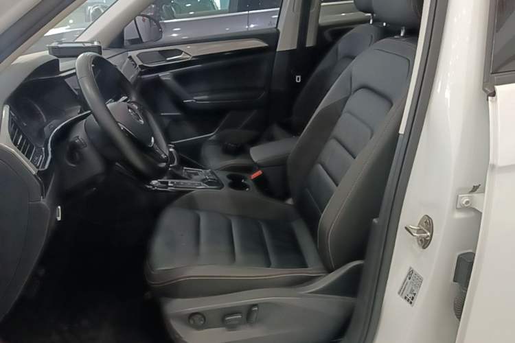 Used Volkswagen Tayron 2021 330TSI Two-Wheel Drive Luxury Smart Connectivity Version Left Front Seat