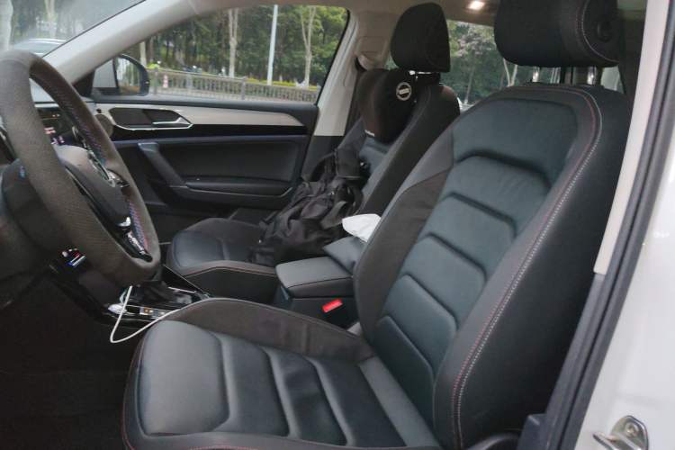 Used Volkswagen Tayron 2021 280TSI Two-Wheel Drive Luxury Smart Connectivity Version Left Front Seat
