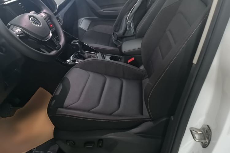 Used Volkswagen Tayron 2021 330TSI Two-Wheel-Drive 3rd Anniversary Limited Edition Left Front Seat