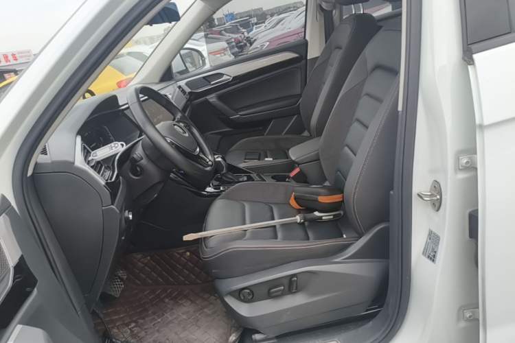 Used Volkswagen Tayron 2021 330TSI Two-Wheel-Drive 3rd Anniversary Limited Edition Left Front Seat