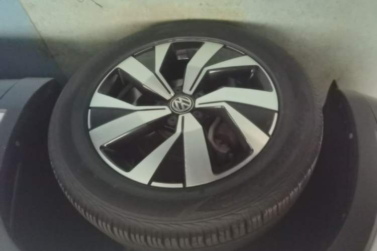 Used Volkswagen Tayron 2021 330TSI Two-Wheel Drive 30th Anniversary Edition Left Front Wheel Hub