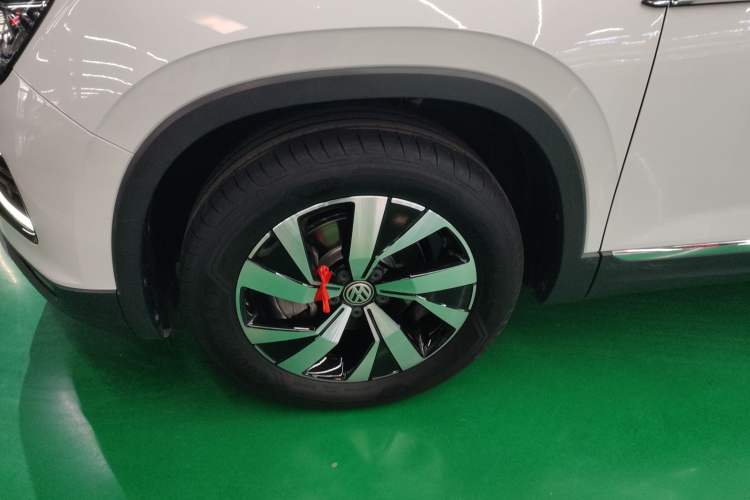 Used Volkswagen Tayron 2021 330TSI Two-Wheel Drive Luxury Smart Connectivity Version Left Front Wheel Hub