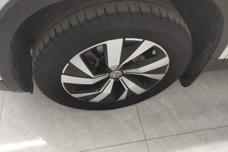 Used Volkswagen Tayron 2021 330TSI Two-Wheel Drive Luxury Smart Connectivity Version Left Front Wheel Hub