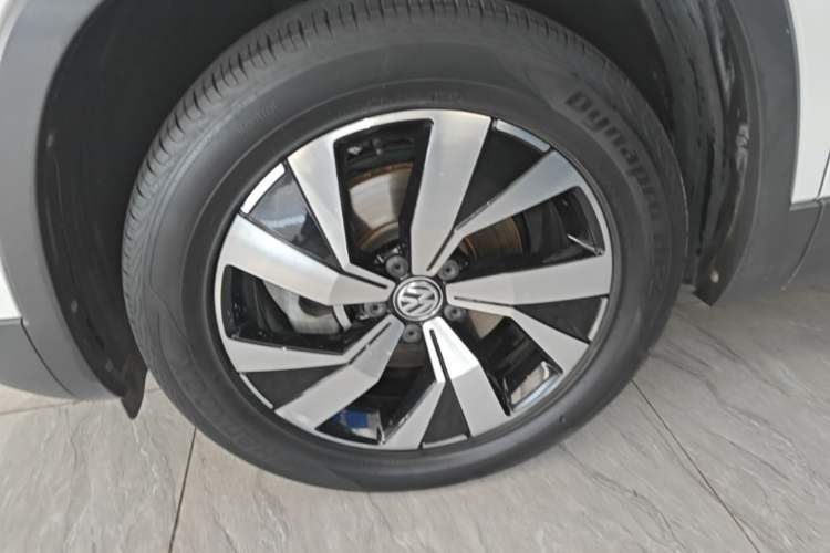 Used Volkswagen Tayron 2021 330TSI Two-Wheel Drive Luxury Smart Connectivity Version Left Front Wheel Hub