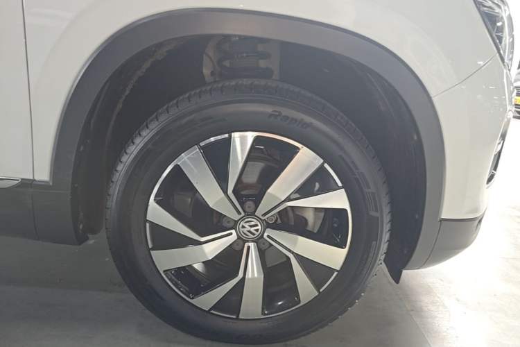 Used Volkswagen Tayron 2021 280TSI Two-Wheel Drive Luxury Smart Connectivity Version Left Front Wheel Hub