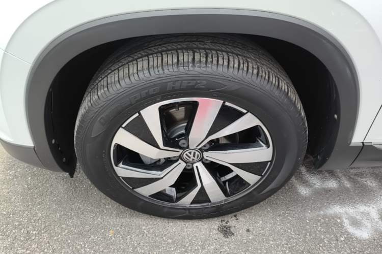 Used Volkswagen Tayron 2021 330TSI Two-Wheel Drive 30th Anniversary Edition Left Front Wheel Hub