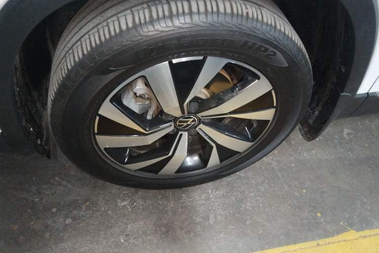 Used Volkswagen Tayron 2021 330TSI Two-Wheel-Drive 3rd Anniversary Limited Edition Left Front Wheel Hub