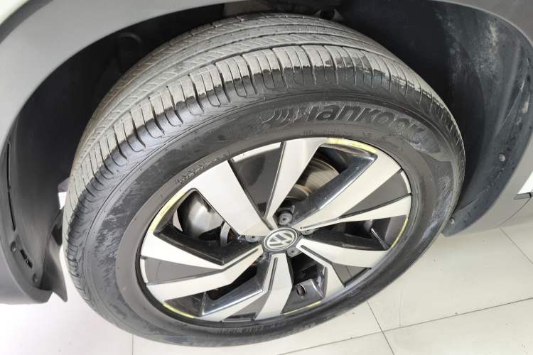 Used Volkswagen Tayron 2021 330TSI Two-Wheel Drive 30th Anniversary Edition Left Front Wheel Hub