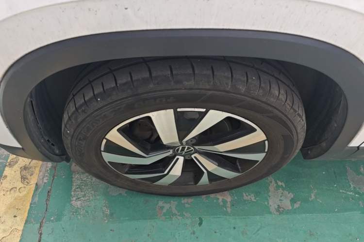 Used Volkswagen Tayron 2021 330TSI Two-Wheel-Drive 3rd Anniversary Limited Edition Left Front Wheel Hub