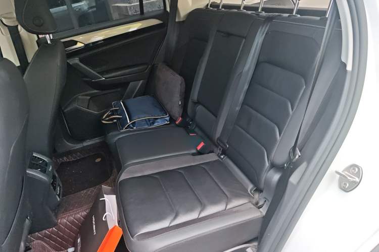 Used Volkswagen Tayron 2021 280TSI Two-Wheel Drive Luxury Smart Connectivity Version Left Rear Seat