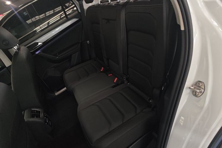 Used Volkswagen Tayron 2021 330TSI Two-Wheel Drive Luxury Smart Connectivity Version Left Rear Seat
