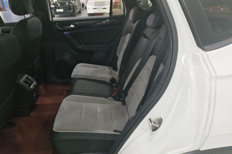 Used Volkswagen Tayron 2021 380TSI All-Wheel Drive R-Line Connected Version Left Rear Seat