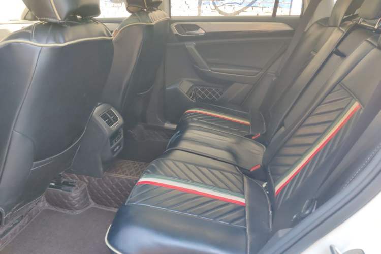 Used Volkswagen Tayron 2021 330TSI Two-Wheel Drive Luxury Smart Connectivity Version Left Rear Seat