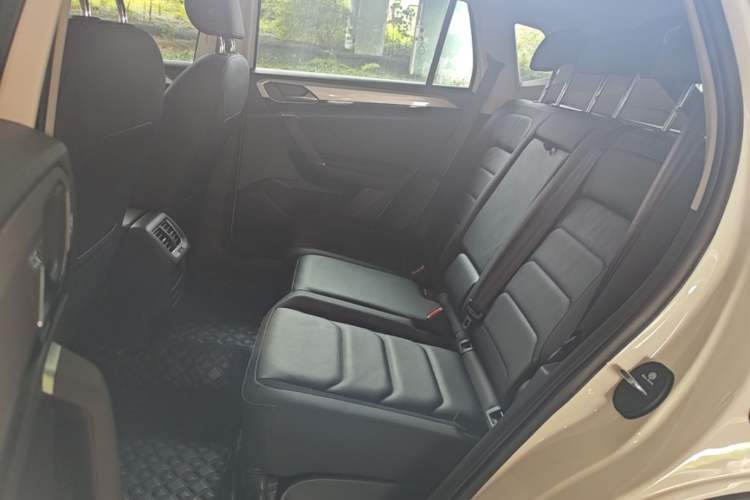 Used Volkswagen Tayron 2021 330TSI Two-Wheel Drive Luxury Smart Connectivity Version Left Rear Seat