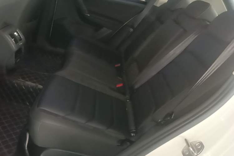 Used Volkswagen Tayron 2021 330TSI Two-Wheel-Drive 3rd Anniversary Limited Edition Left Rear Seat