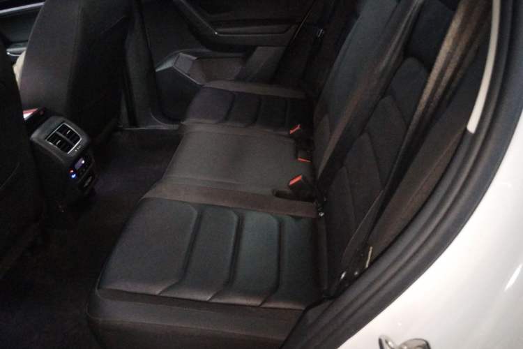 Used Volkswagen Tayron 2021 330TSI Two-Wheel-Drive 3rd Anniversary Limited Edition Left Rear Seat