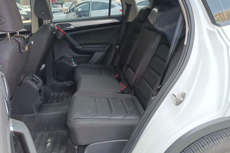 Used Volkswagen Tayron 2021 330TSI Two-Wheel-Drive 3rd Anniversary Limited Edition Left Rear Seat