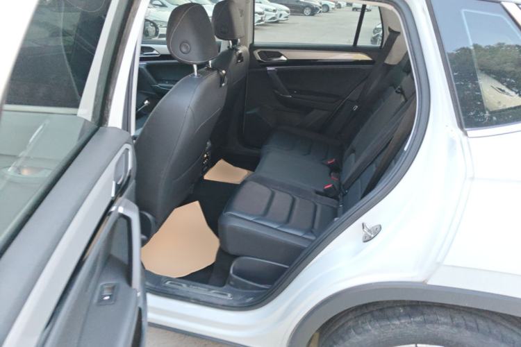 Used Volkswagen Tayron 2021 330TSI Two-Wheel Drive Luxury Smart Connectivity Version Left Rear Seat