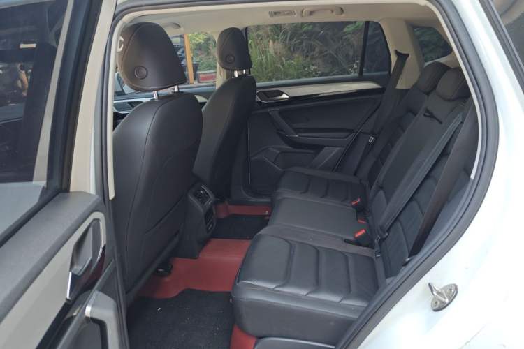 Used Volkswagen Tayron 2021 280TSI Two-Wheel Drive Luxury Smart Connectivity Version Left Rear Seat