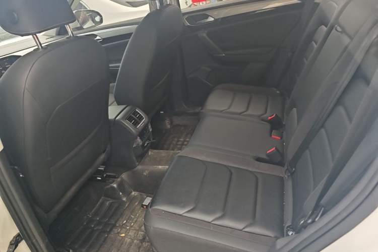 Used Volkswagen Tayron 2021 330TSI Two-Wheel-Drive 3rd Anniversary Limited Edition Left Rear Seat