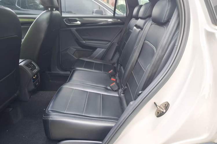 Used Volkswagen Tayron 2021 380TSI All-Wheel Drive R-Line Connected Version Left Rear Seat