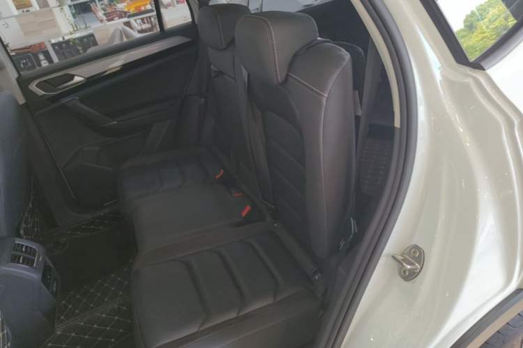 Used Volkswagen Tayron 2021 330TSI Two-Wheel-Drive 3rd Anniversary Limited Edition Left Rear Seat