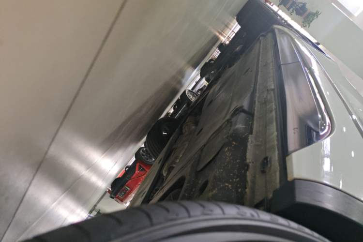 Used Volkswagen Tayron 2021 380TSI All-Wheel Drive R-Line Connected Version Left Side Sill