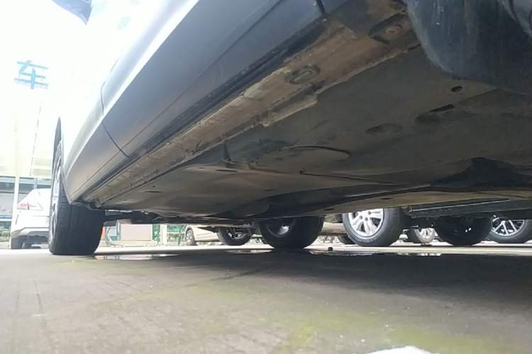 Used Volkswagen Tayron 2021 330TSI Two-Wheel Drive 30th Anniversary Edition Left Side Sill