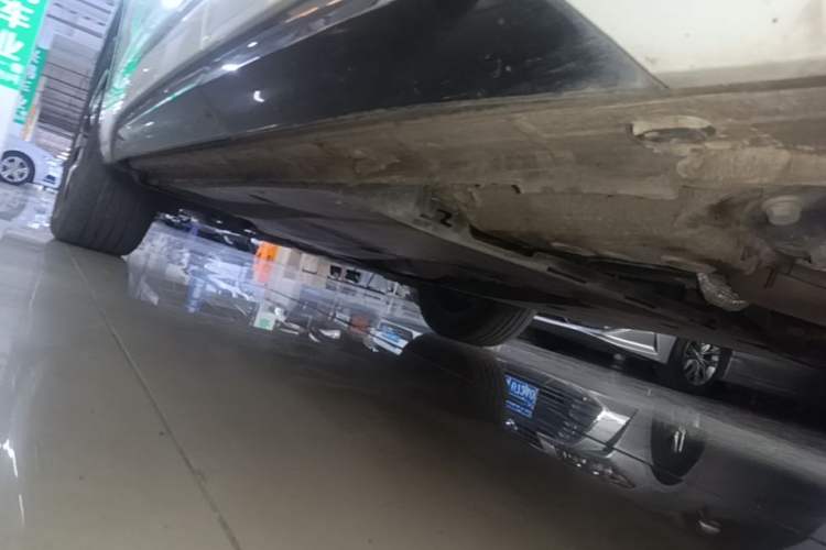 Used Volkswagen Tayron 2021 330TSI Two-Wheel-Drive 3rd Anniversary Limited Edition Left Side Sill